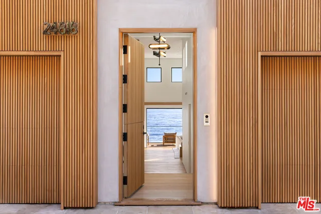 $18,999,000 | 24818 Malibu Road, Malibu, CA 90265