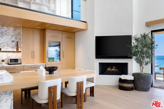 $18,999,000 | 24818 Malibu Road, Malibu, CA 90265