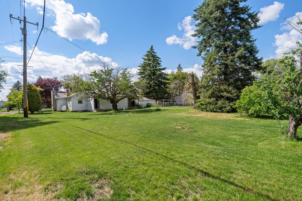 2920 North Regal Street Spokane, WA 99207 - Photo 7 of 34