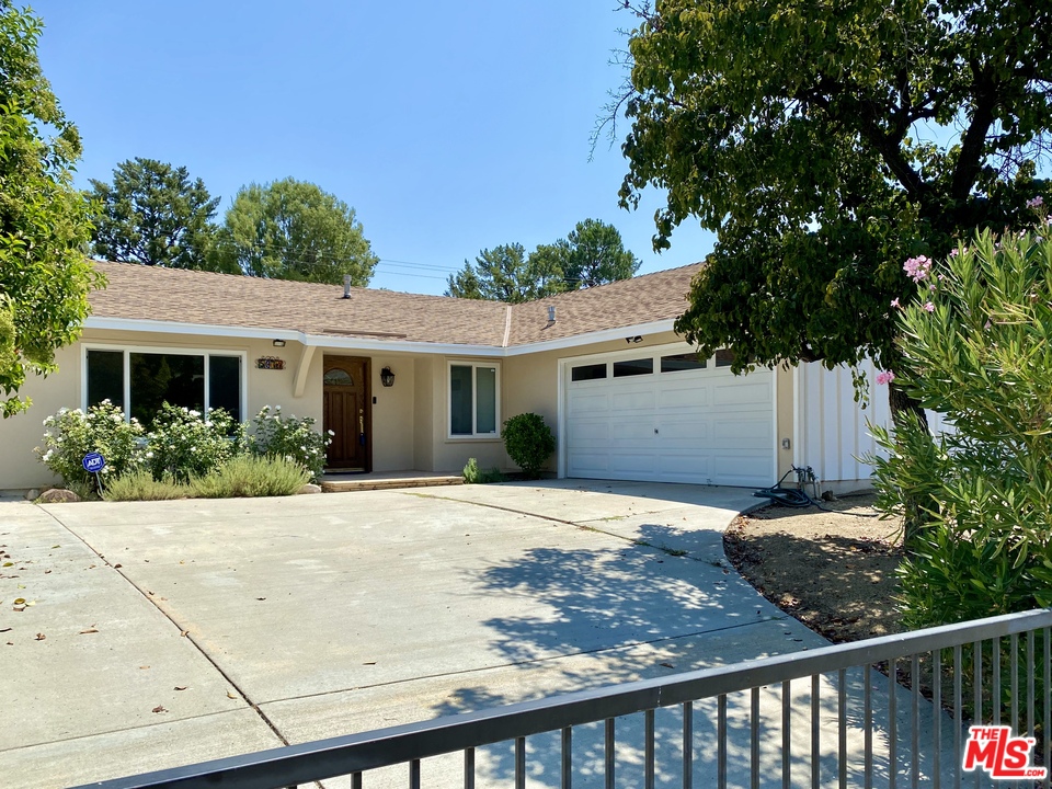 5374 Parkmor Road Calabasas, CA 91302 - Photo 2 of 35 Gallery Image 2