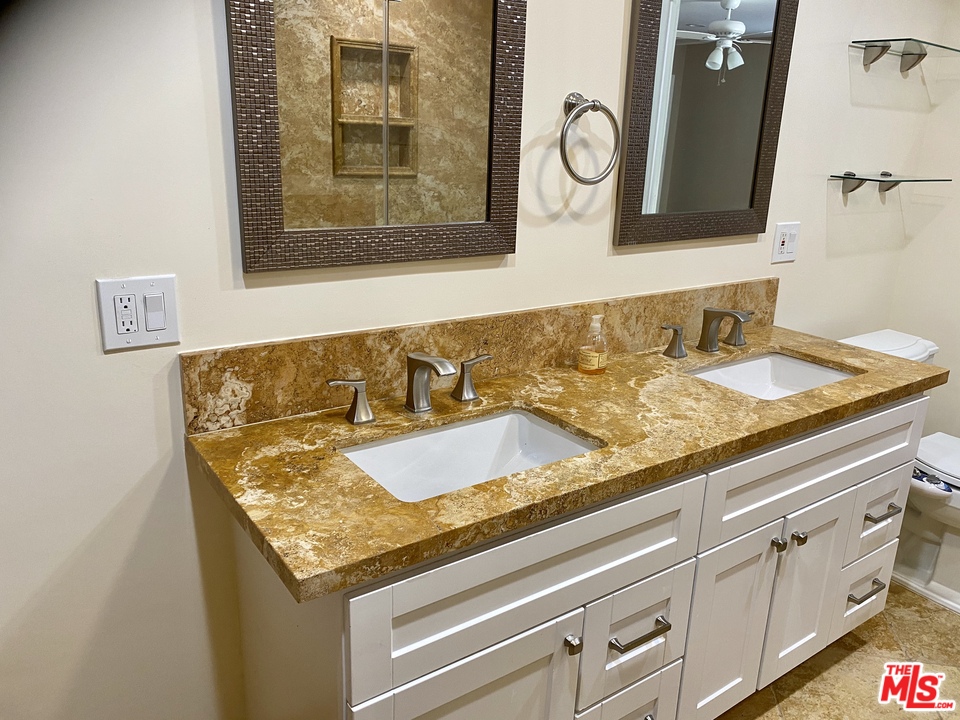 5374 Parkmor Road Calabasas, CA 91302 - Photo 25 of 35 Gallery Image 25
