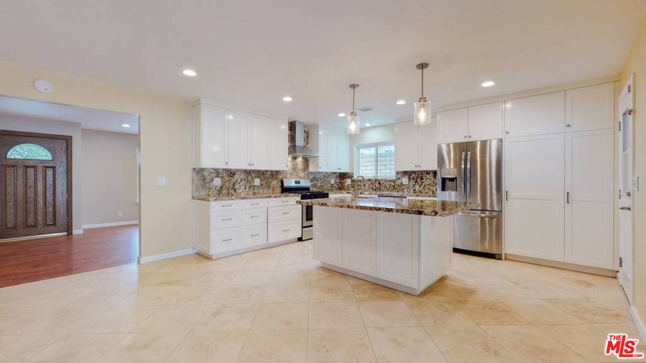 5374 Parkmor Road Calabasas, CA 91302 - Photo 6 of 35 Gallery Image 6