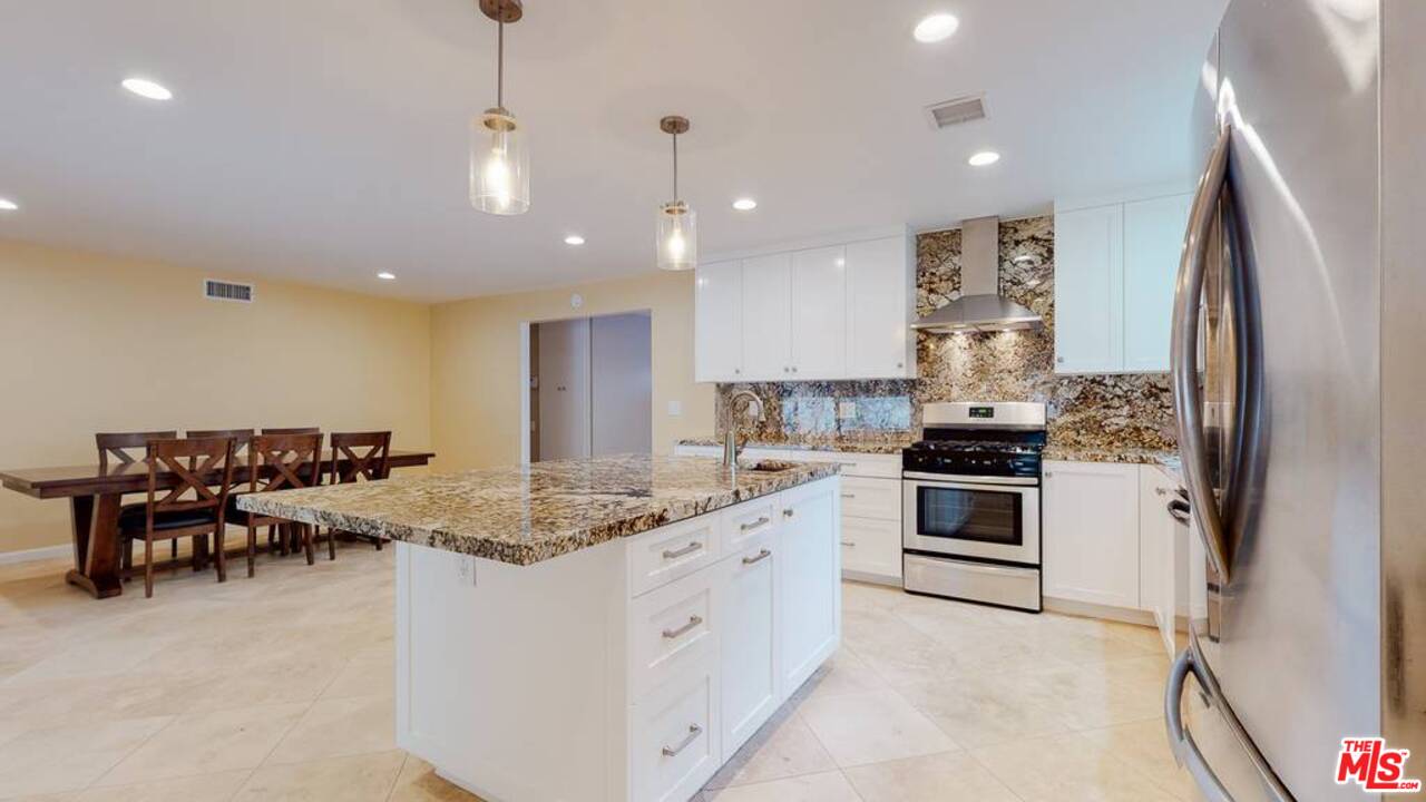 5374 Parkmor Road Calabasas, CA 91302 - Photo 8 of 35 Gallery Image 8