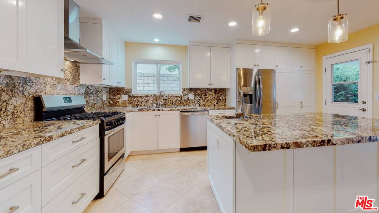 5374 Parkmor Road Calabasas, CA 91302 - Photo 10 of 35 Gallery Image 10