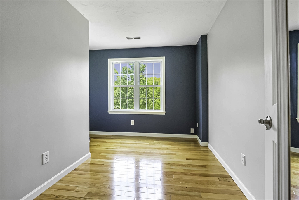 88 Northbridge Street Mendon, MA 01756 - Photo 30 of 41