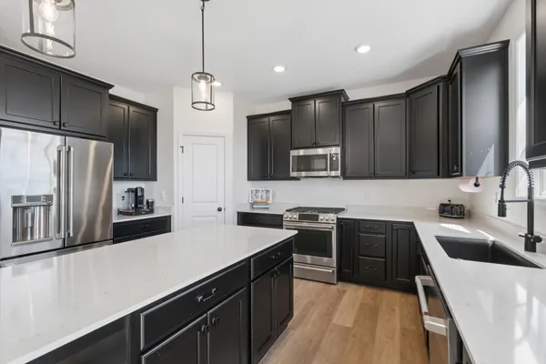 $575,000 | 6615 Bluestem Way, Excelsior, MN 55331