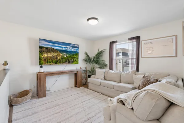 $575,000 | 6615 Bluestem Way, Excelsior, MN 55331