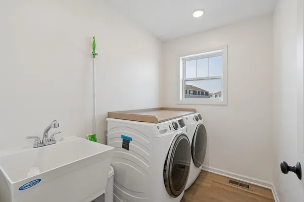 $575,000 | 6615 Bluestem Way, Excelsior, MN 55331