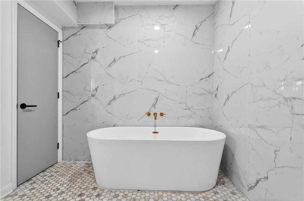 3811 North Stratford Road Northeast Atlanta, GA 30342 - Photo 22 of 58