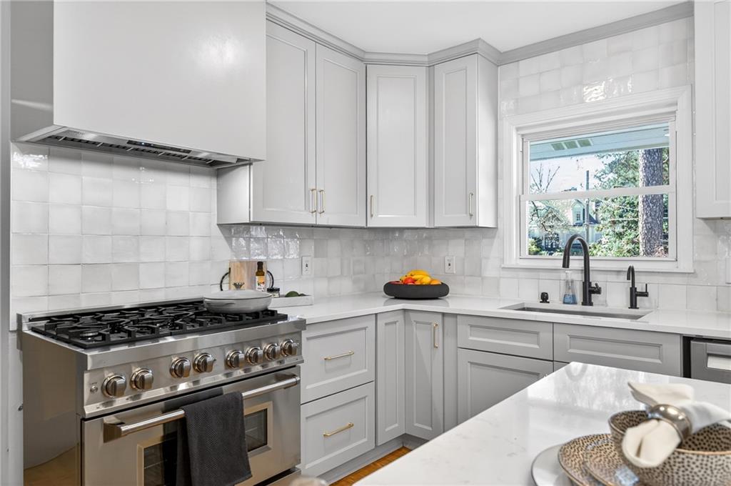 3811 North Stratford Road Northeast Atlanta, GA 30342 - Photo 5 of 58