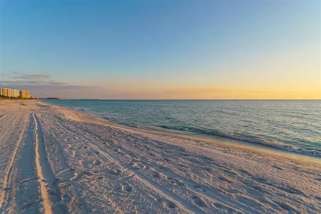 $585,000 | 2462 Hyde Park Street, Sarasota, FL 34239