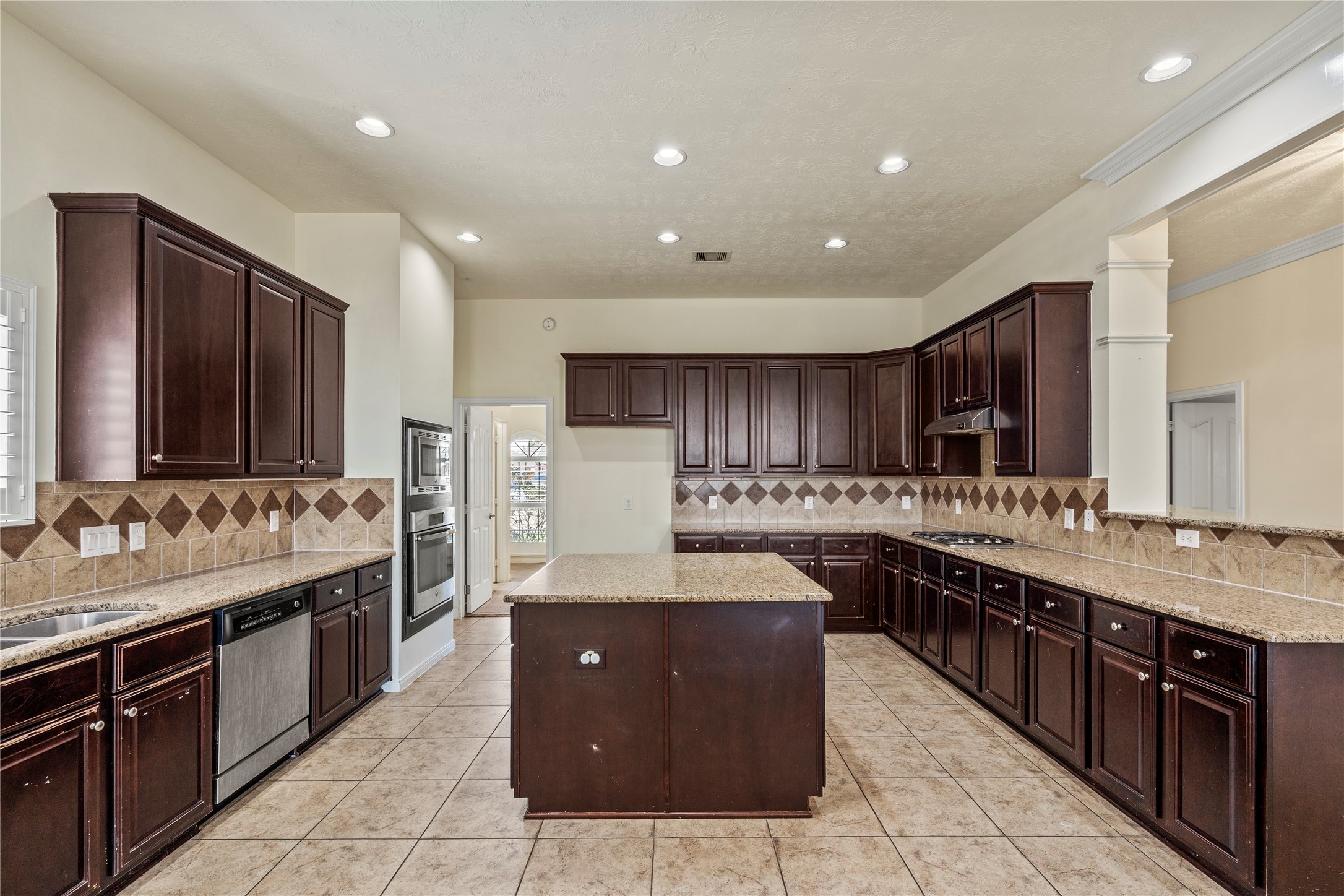 6710 Travis Street Manvel, TX 77578 - Photo 11 of 48