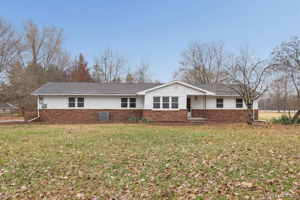 15635 Martinsville Road Belleville, MI 48111 - Photo 4 of 75