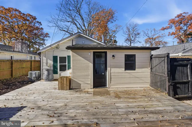 $289,000 | 4717 Frederick Avenue, Shady Side, MD 20764