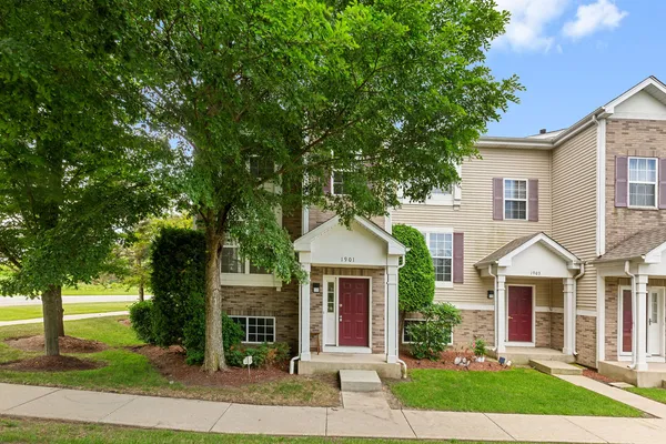 $229,900 | 1901 Freedom Court, Zion, IL 60099