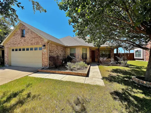 $2,595 | 7235 La Mancha, Grand Prairie, TX 75054