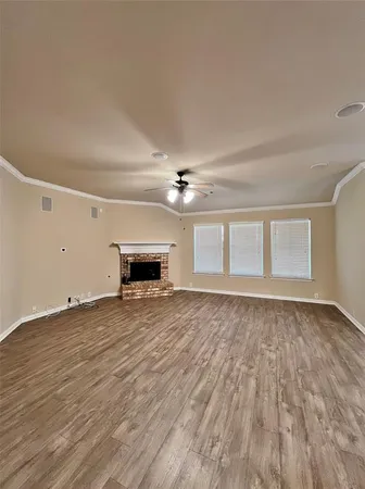 $2,595 | 7235 La Mancha, Grand Prairie, TX 75054