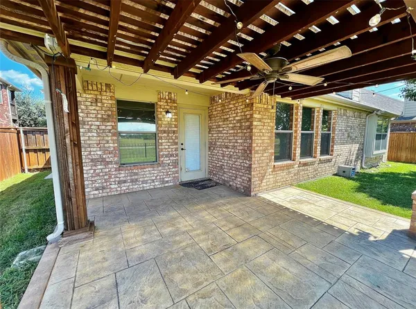 $2,595 | 7235 La Mancha, Grand Prairie, TX 75054