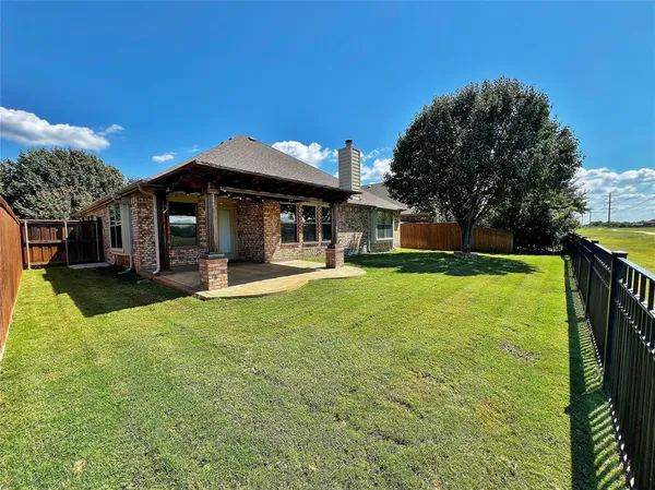 $2,595 | 7235 La Mancha, Grand Prairie, TX 75054