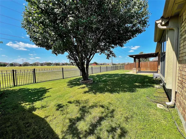 $2,595 | 7235 La Mancha, Grand Prairie, TX 75054