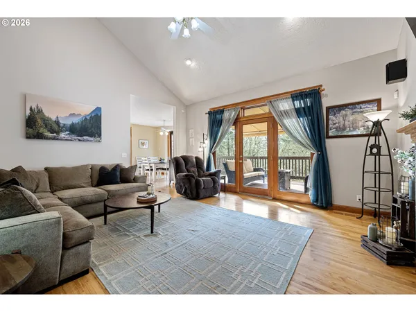 $887,900 | 35676 Oak View Drive, Brownsville, OR 97327