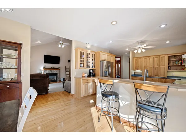 $887,900 | 35676 Oak View Drive, Brownsville, OR 97327