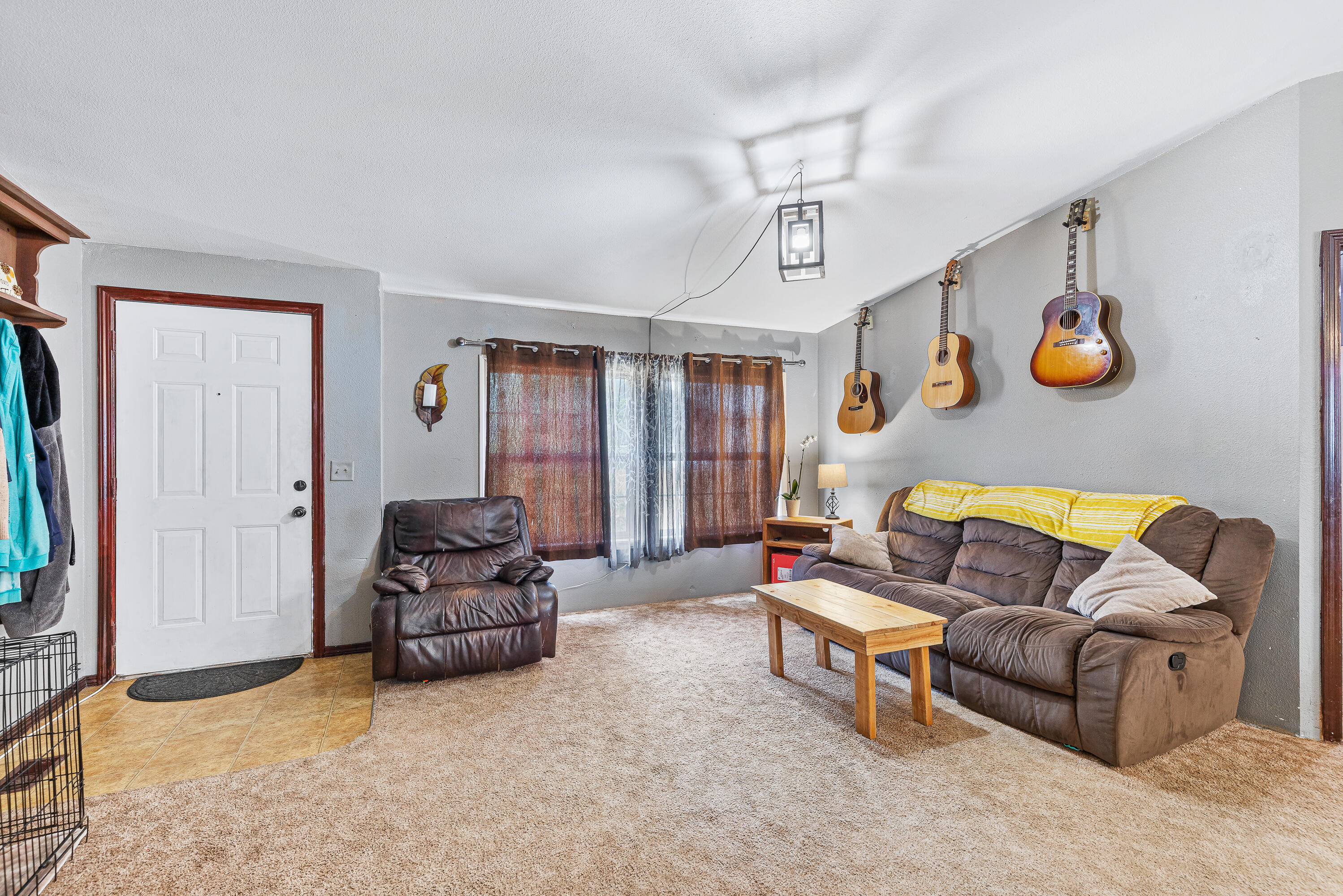 681 Brandi Way Eagle Point, OR 97524 - Photo 4 of 28 7