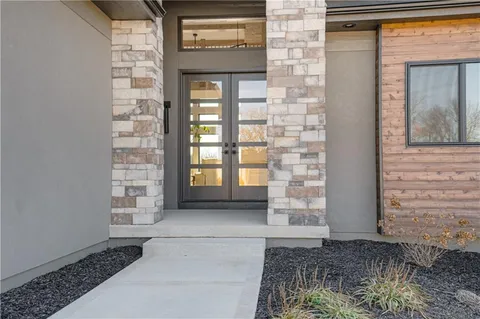 $775,000 | 1009 Wilds Parkway, Greenwood, MO 64034