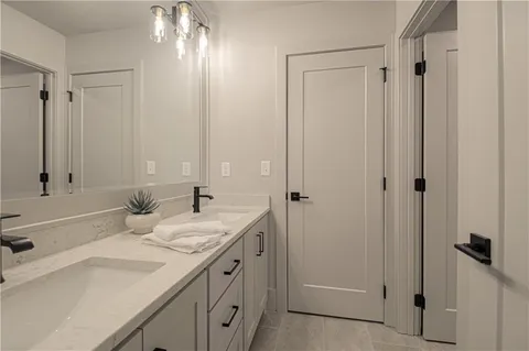 $775,000 | 1009 Wilds Parkway, Greenwood, MO 64034