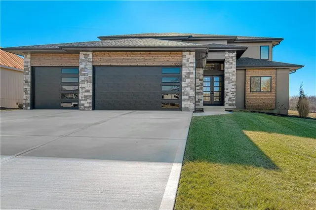 $775,000 | 1009 Wilds Parkway, Greenwood, MO 64034