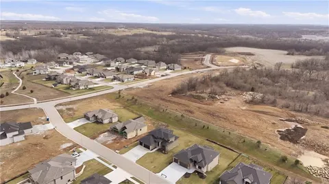 $760,000 | 1009 Wilds Parkway, Greenwood, MO 64034