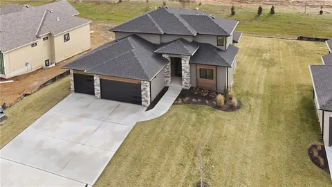 $760,000 | 1009 Wilds Parkway, Greenwood, MO 64034