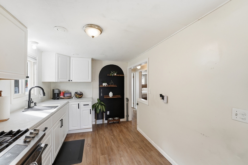 154 Russell Street Springfield, MA 01104 - Photo 8 of 29