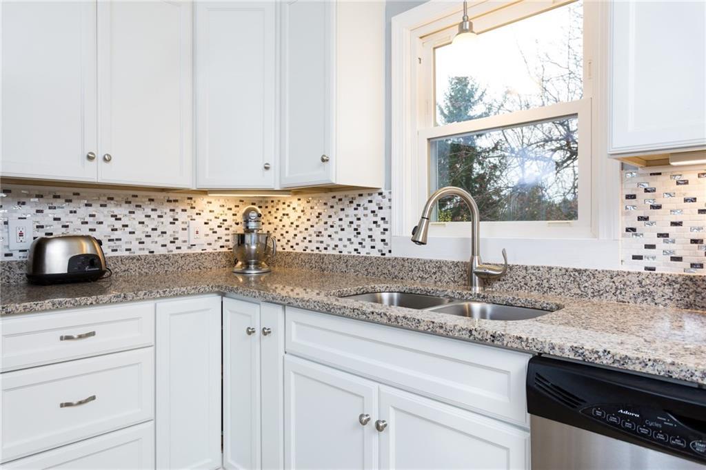 141 Pine Hill Road Berwick, ME 03901 - Photo 3 of 35 Photo