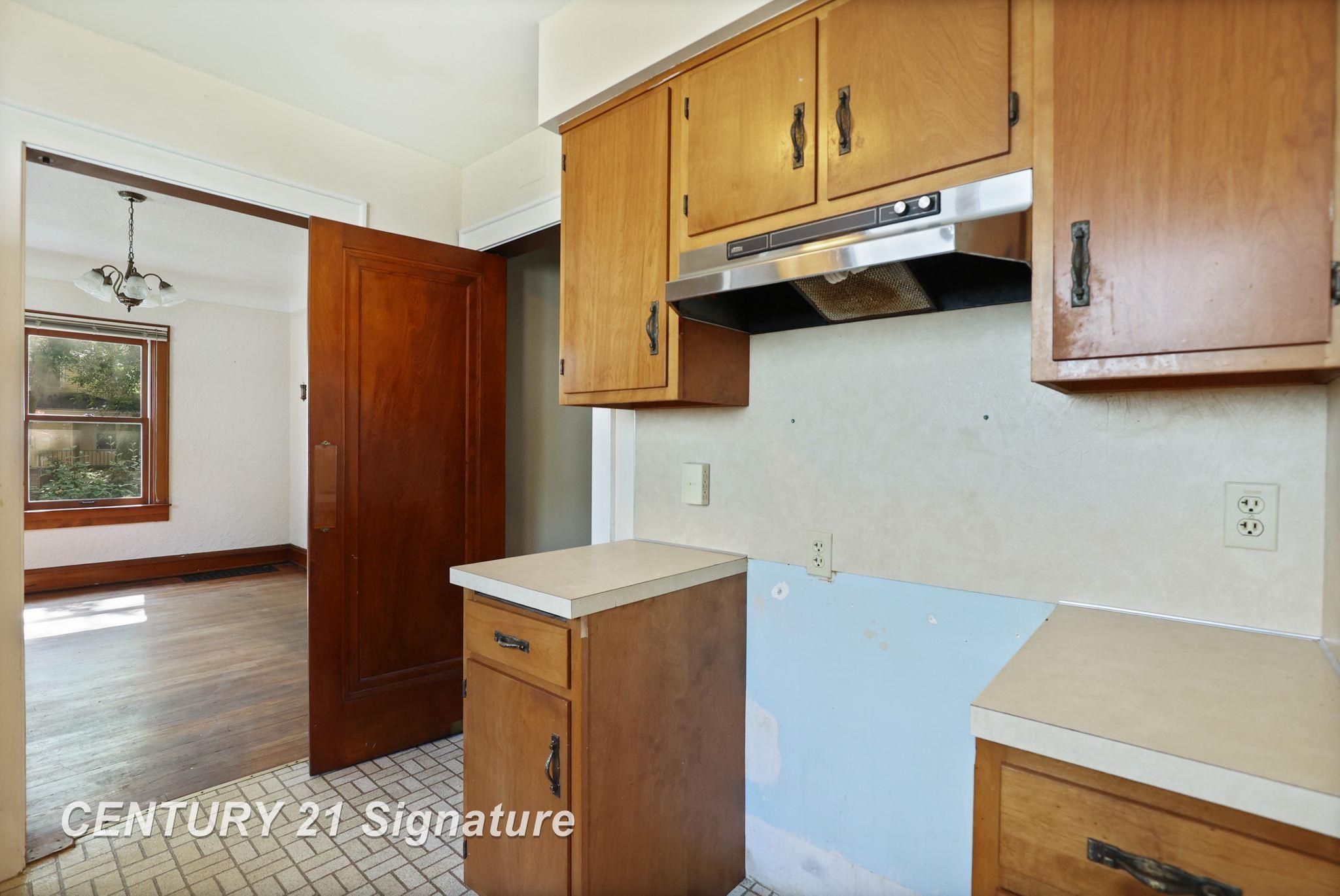 1713 9th Street Bay City, MI 48708 - Photo 14 of 45 50188261-d76238c6-e2c8-4667-b507-60b5c90ac827.JPG