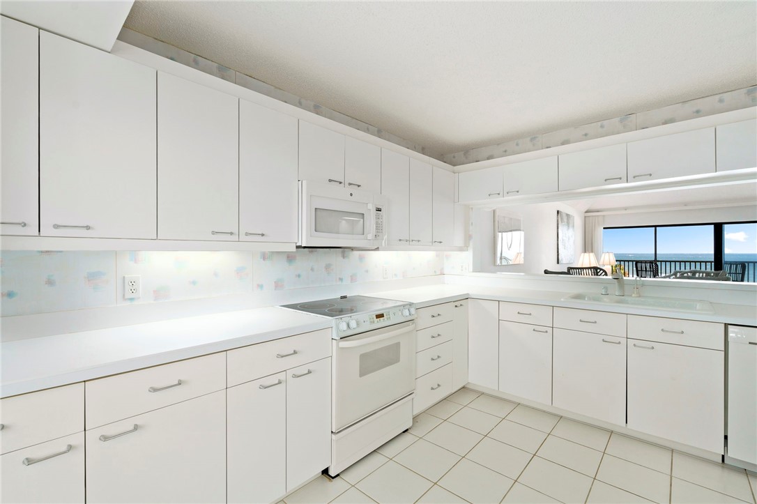 8840 South Sea Oaks Way, Unit 303B Vero Beach, FL 32963 - Photo 10 of 32