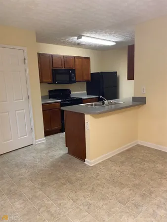 $1,500 | 7200 Grosbeak Street, Union City, GA 30291