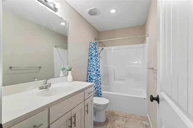 $535,000 | 2224 Northeast 112th Street, Kansas City, MO 64155