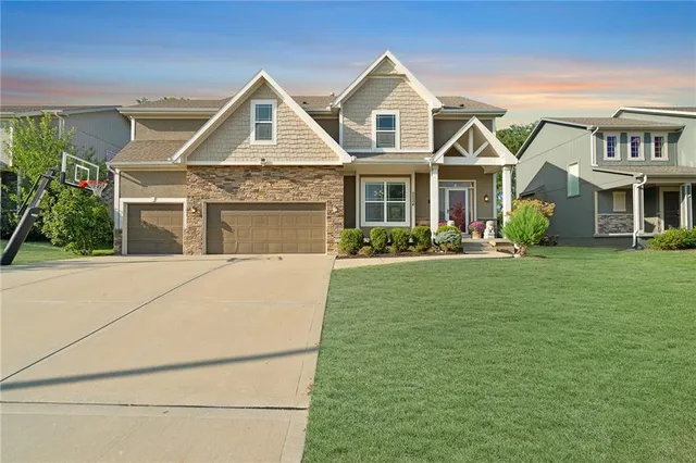 $535,000 | 2224 Northeast 112th Street, Kansas City, MO 64155