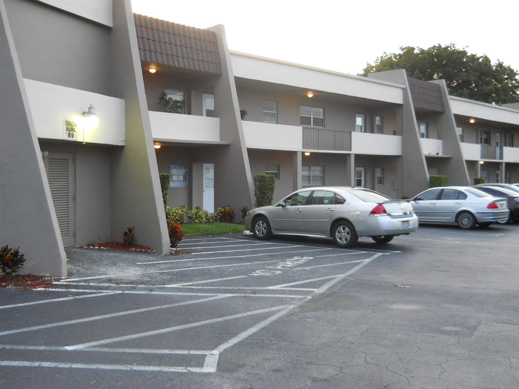 2600 Fiore Way, Unit 106 Delray Beach, FL 33445 - Photo 12 of 15 002