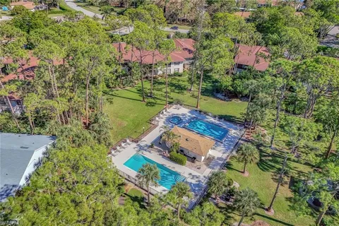 $250,000 | 1965 Courtyard Way, Unit E106, Naples, FL 34112