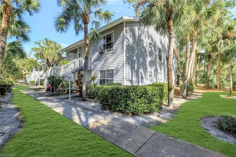 $250,000 | 1965 Courtyard Way, Unit E106, Naples, FL 34112
