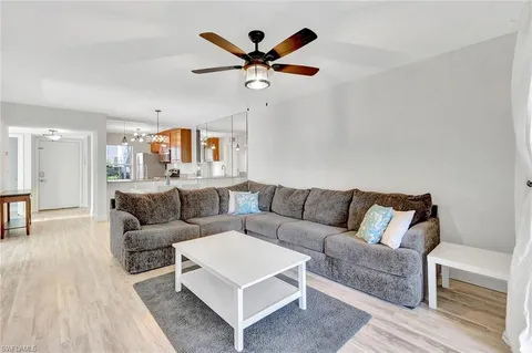 $250,000 | 1965 Courtyard Way, Unit E106, Naples, FL 34112