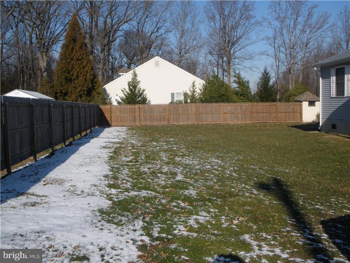 70 Oberlin Road Pennsville, NJ 08070 - Photo 5 of 15 Back Yard