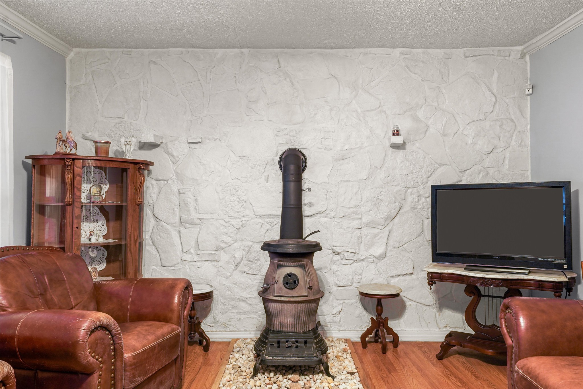 131 Scott Road Harriman, TN 37748 - Photo 25 of 51 a living room with furniture and a flat screen tv