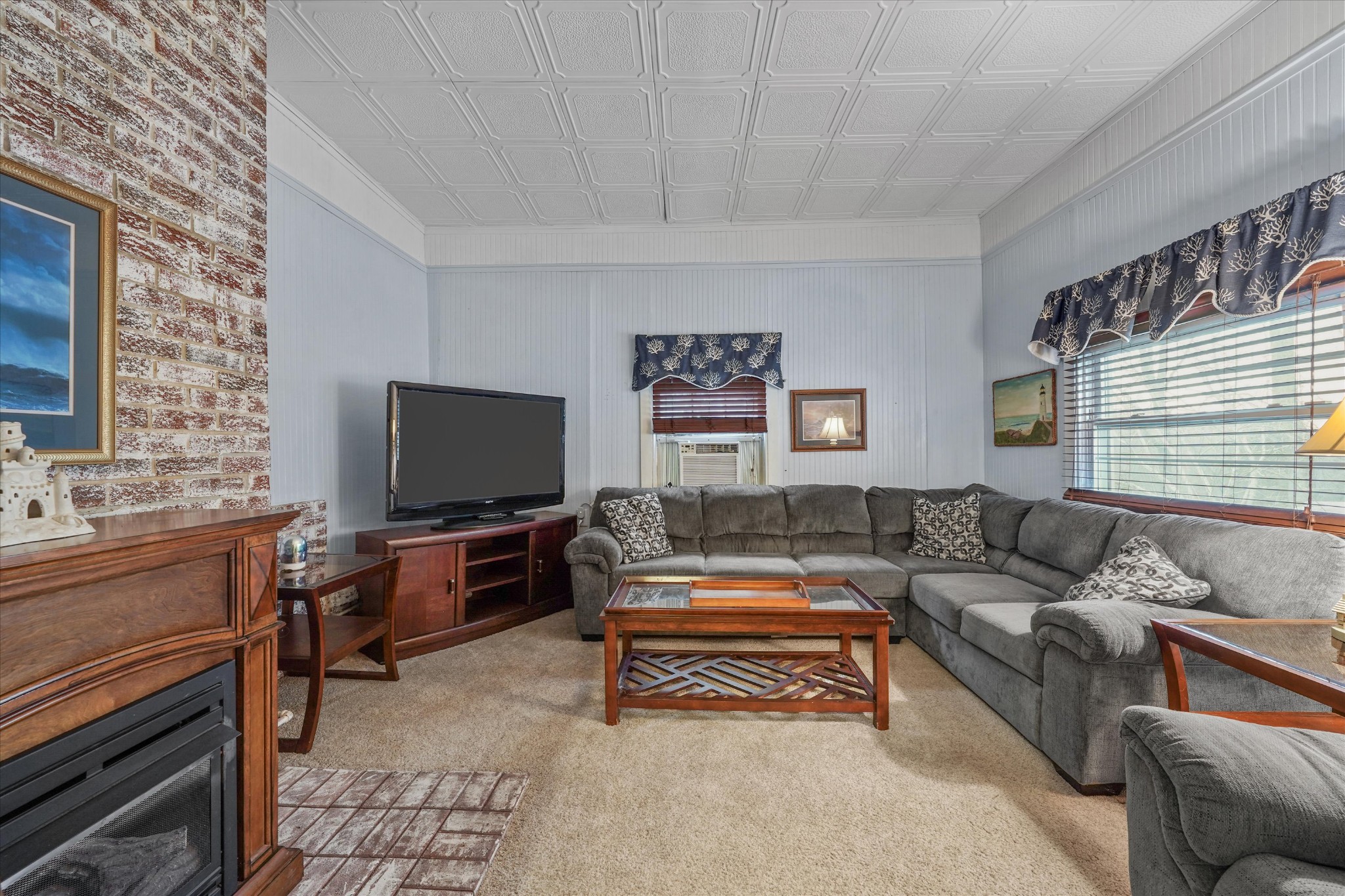 131 Scott Road Harriman, TN 37748 - Photo 37 of 51 a living room with furniture and a flat screen tv