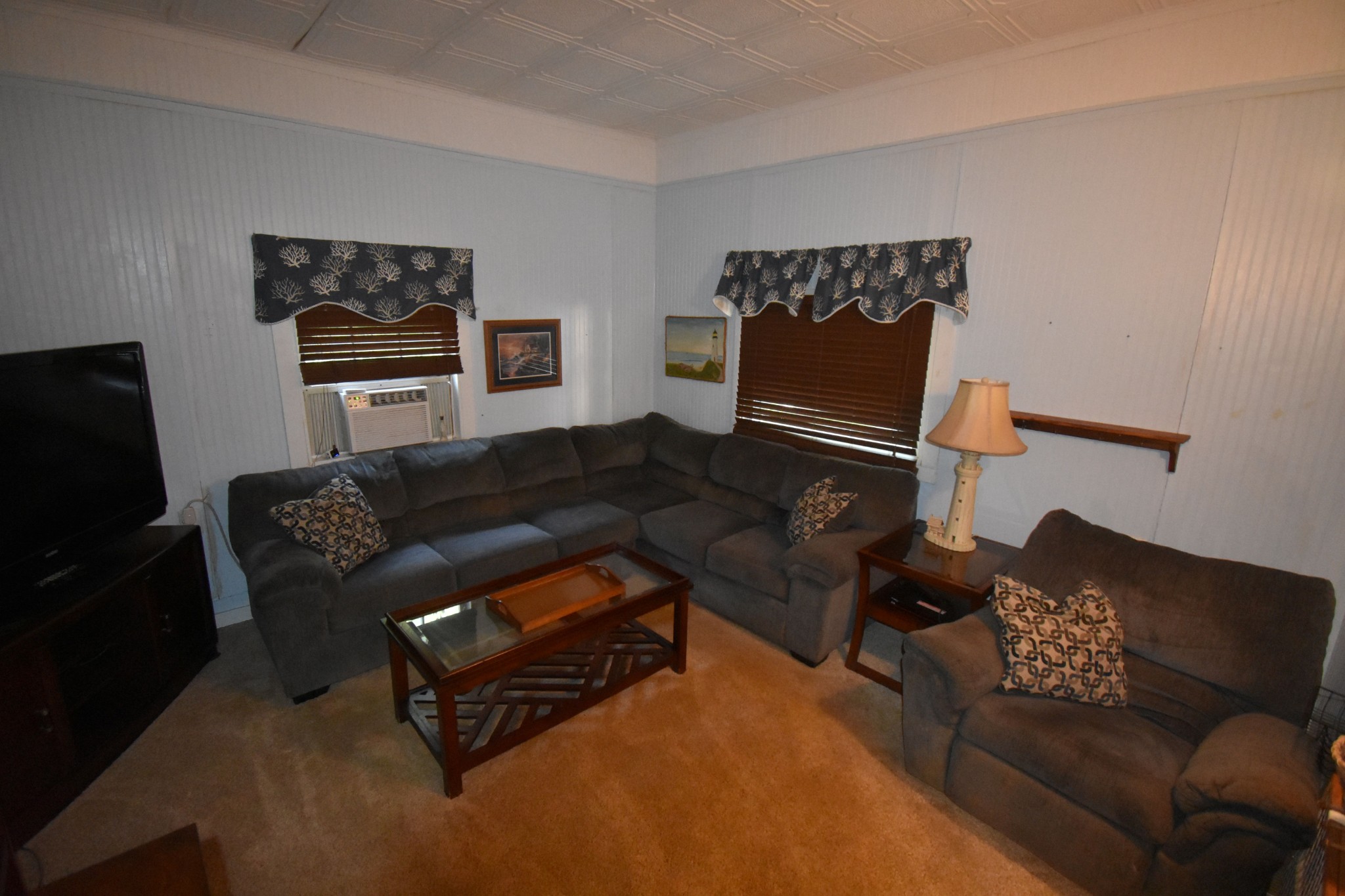 131 Scott Road Harriman, TN 37748 - Photo 4 of 51 a living room with furniture and a fireplace