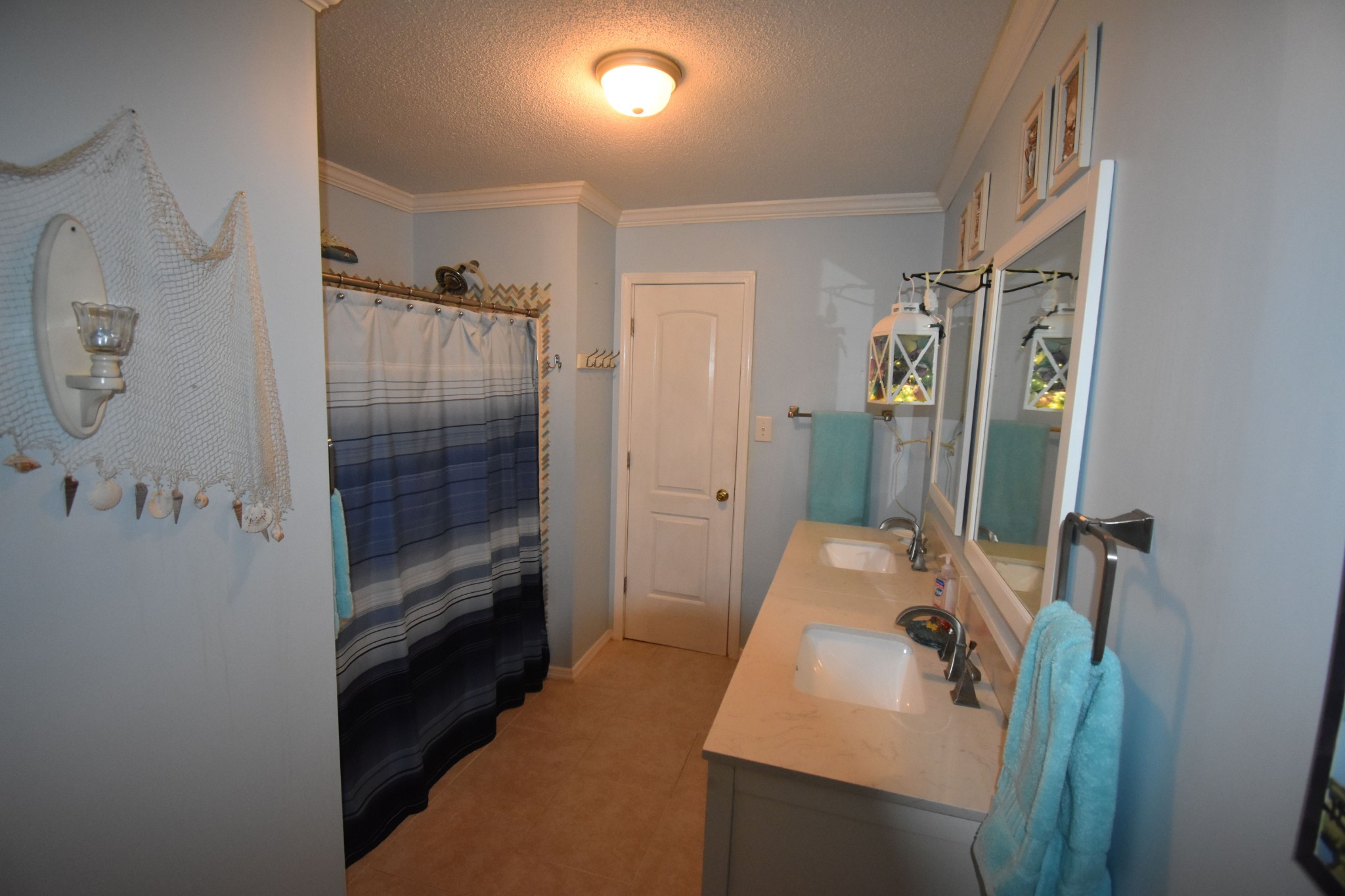 131 Scott Road Harriman, TN 37748 - Photo 5 of 51 a bathroom with a sink and mirror