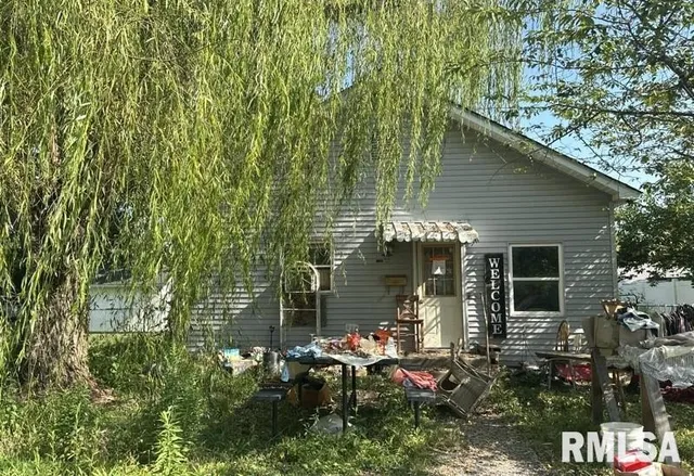 $20,000 | 1203 West Oak Street, West Frankfort, IL 62896