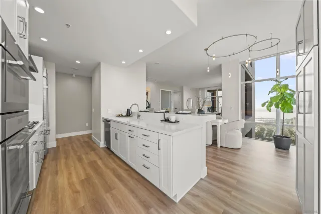 $1,995,000 | 550 Front Street, Unit 2303, San Diego, CA 92101